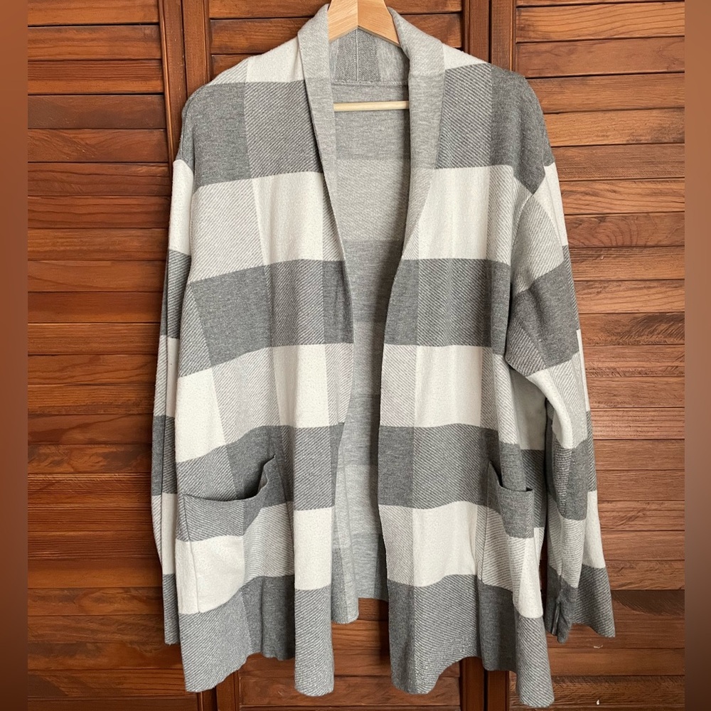 Cozy Plaid Oversized Cardigan